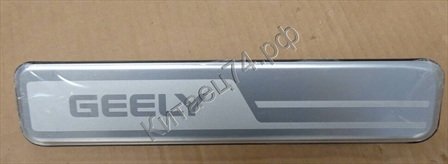 Накладка порога задней левой двери Geely X7 1018024378 Накладка порога задней левой двери Geely X7 1018024378